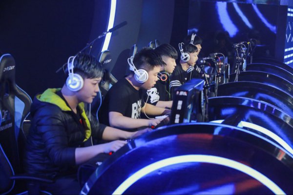 型的中卫在 型的中卫在