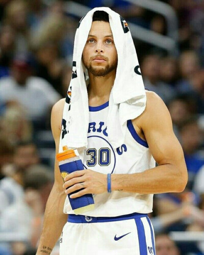 现代篮球的 现代篮球的